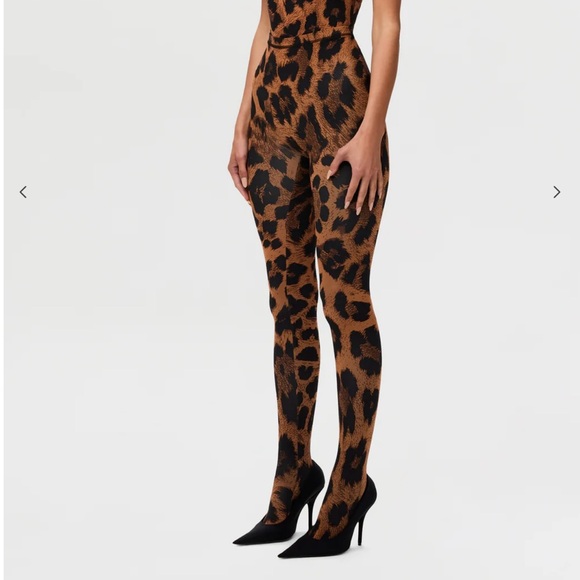 Naked Wardrobe - Leopard - Large - Picture 2 of 3